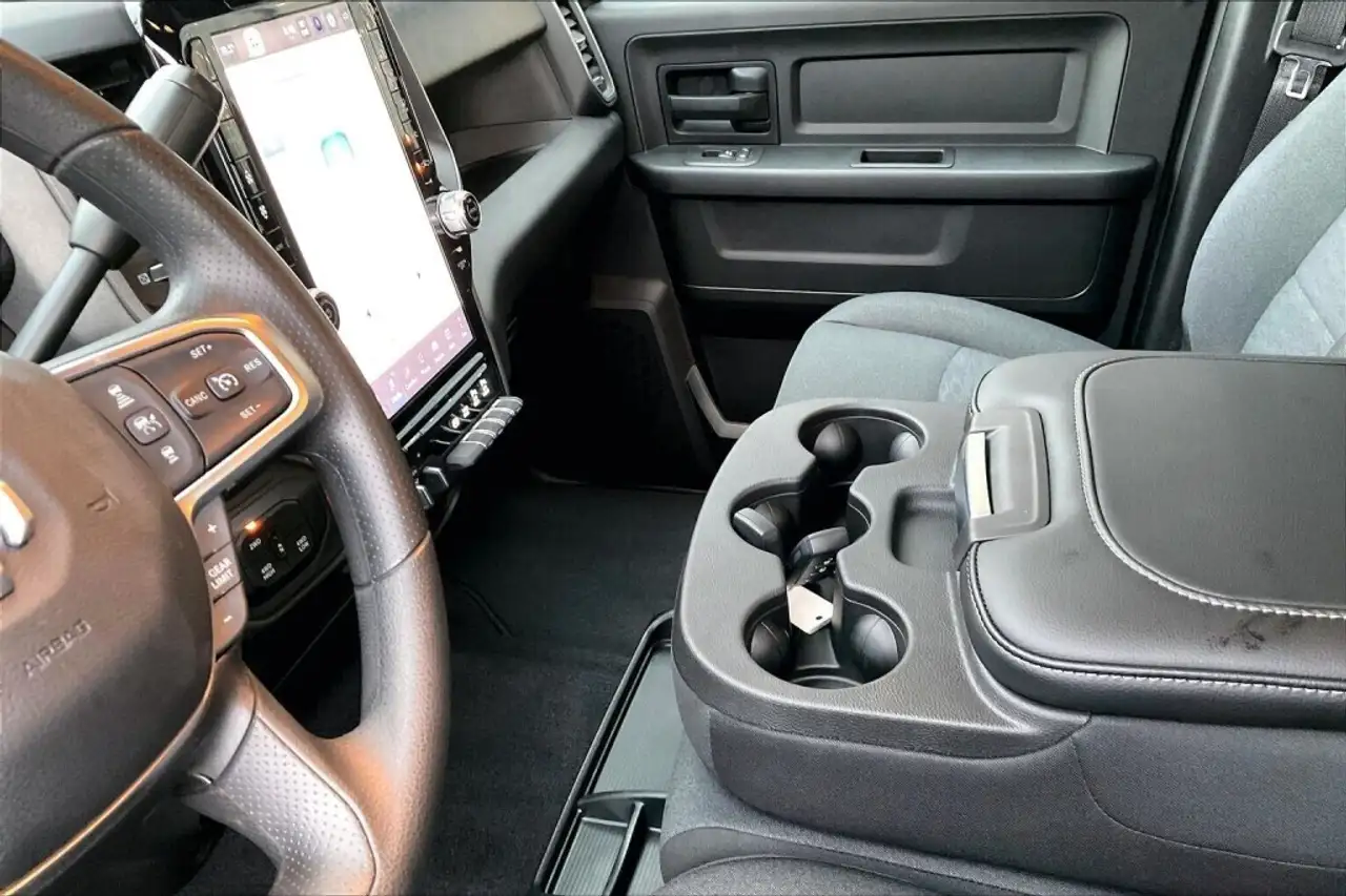 RAM 2500 снимка RAM 2500