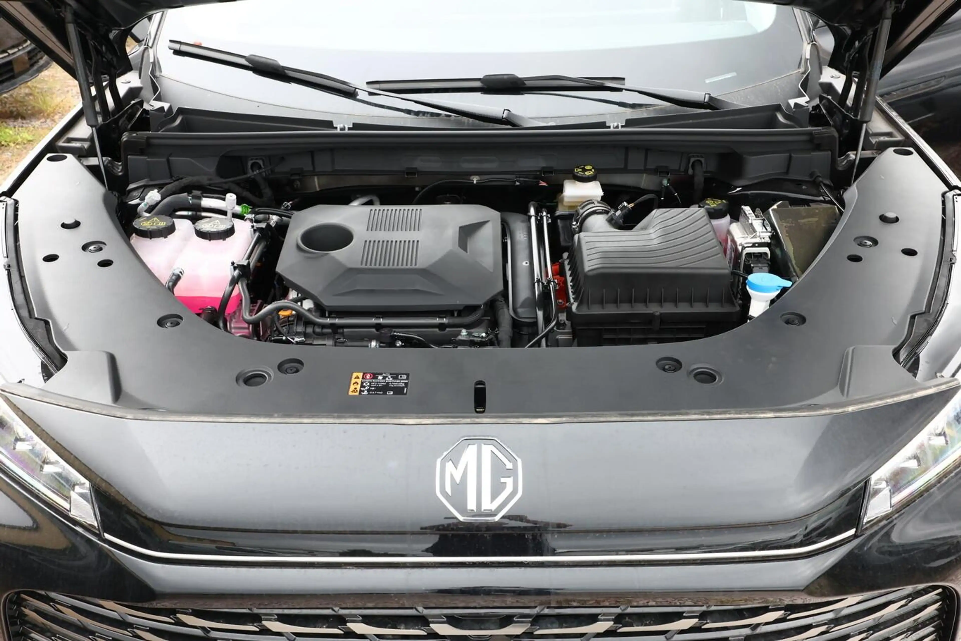 MG HS HEV+ Luxury ACC 360Kam SHZ eHK TotW KeyL 19Z — photo 12
