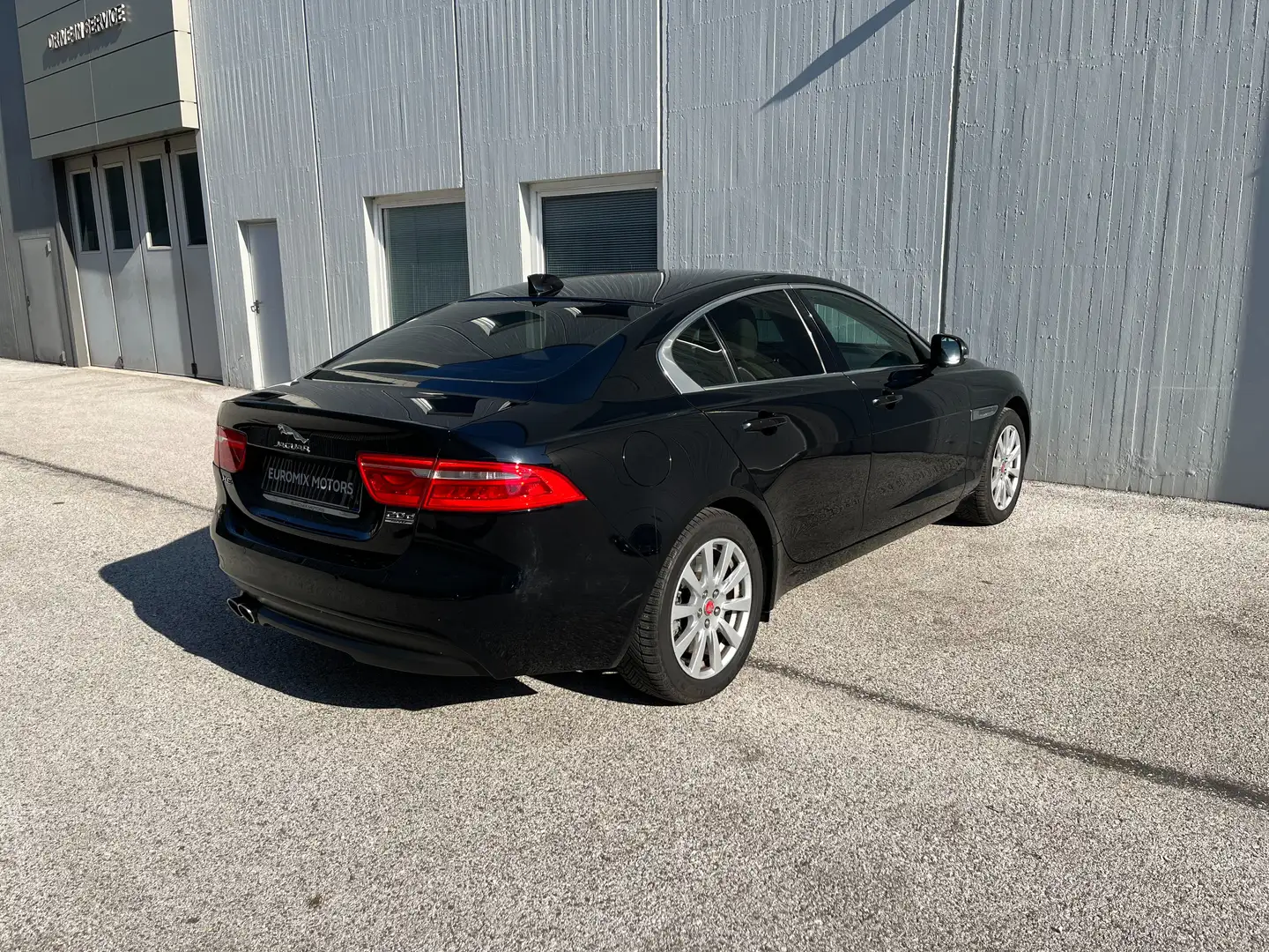 Jaguar XE Prestige AWD 180cv auto Nero - 2