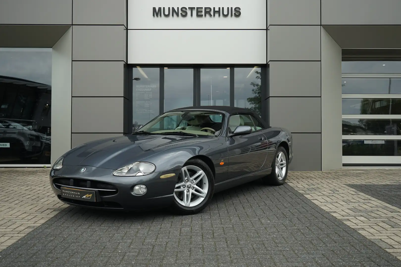 Jaguar XK8 4.2 V8 Convertible | Cruise control | Grau - 1