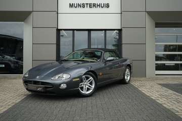 4.2 V8 Convertible | Cruise control |