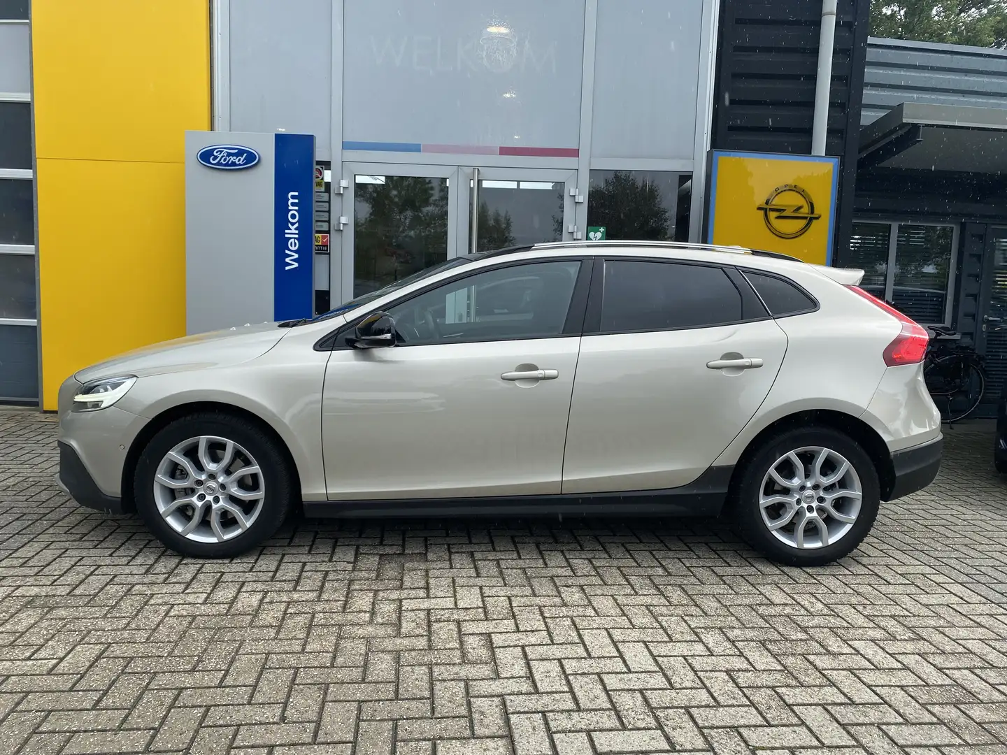 Volvo V40 Cross Country T3 Polar+ Luxury 152PK AUT Apple Carplay/Android A Bruin - 2