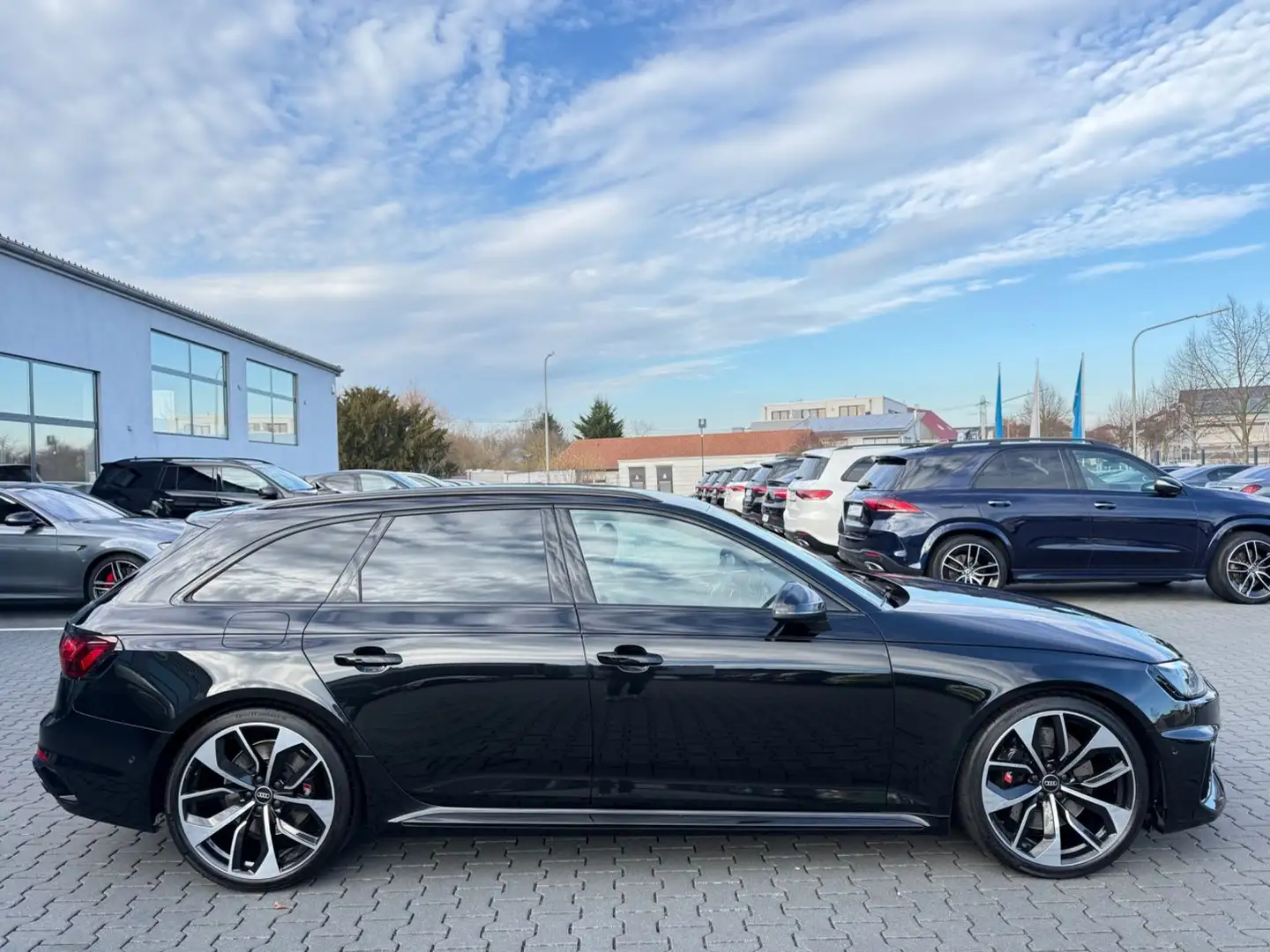 Audi RS4 *Avant*2.9TFSI*Quattro*360°B&O*MATRIX+*CARBON Schwarz - 1