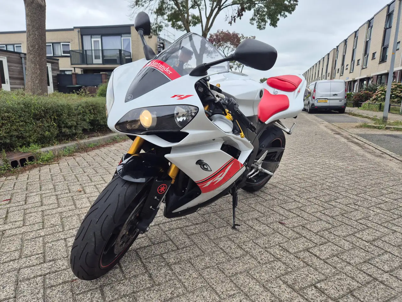Yamaha YZF-R1