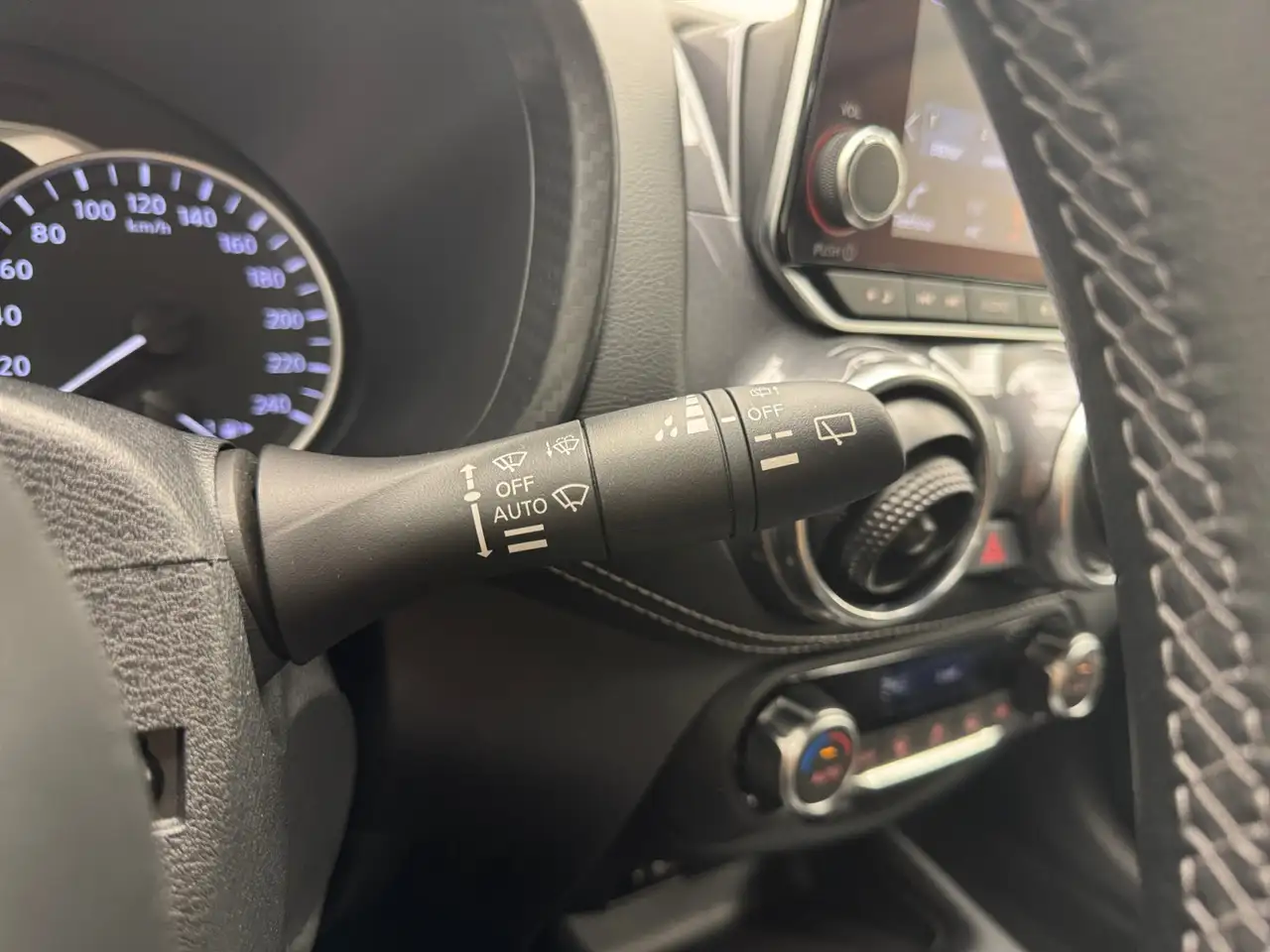 Nissan Juke 1.0 DIG-T 114 CV N-Connecta 13