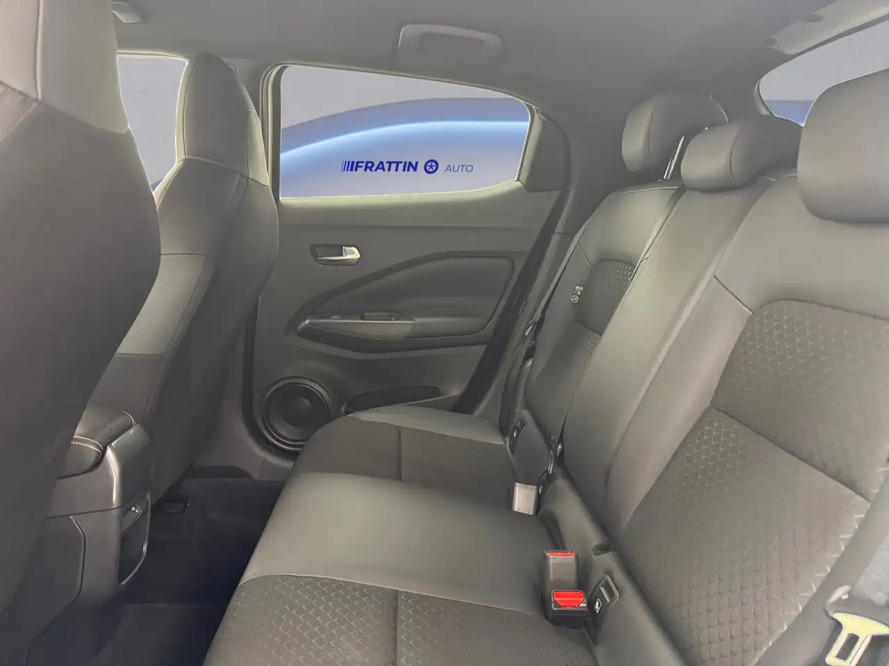 Nissan Juke 1.0 DIG-T 114 CV N-Connecta 17