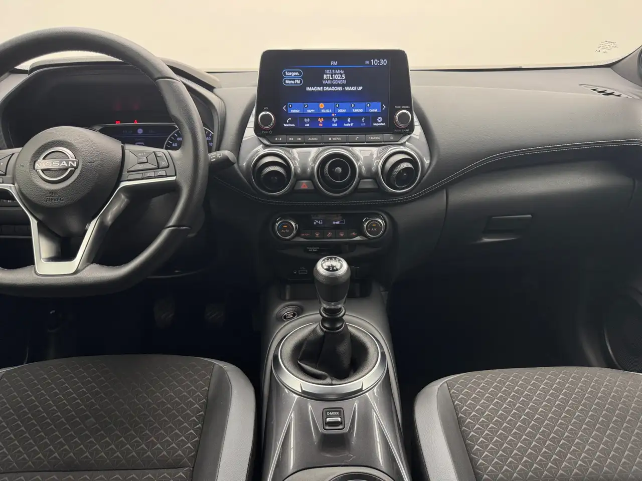 Nissan Juke 1.0 DIG-T 114 CV N-Connecta 10