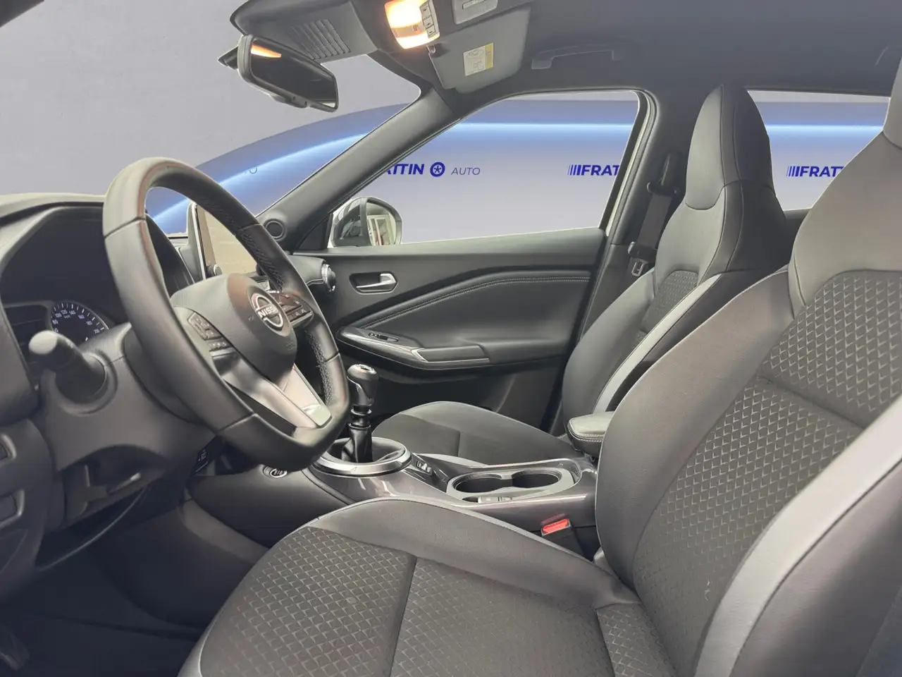Nissan Juke 1.0 DIG-T 114 CV N-Connecta 8