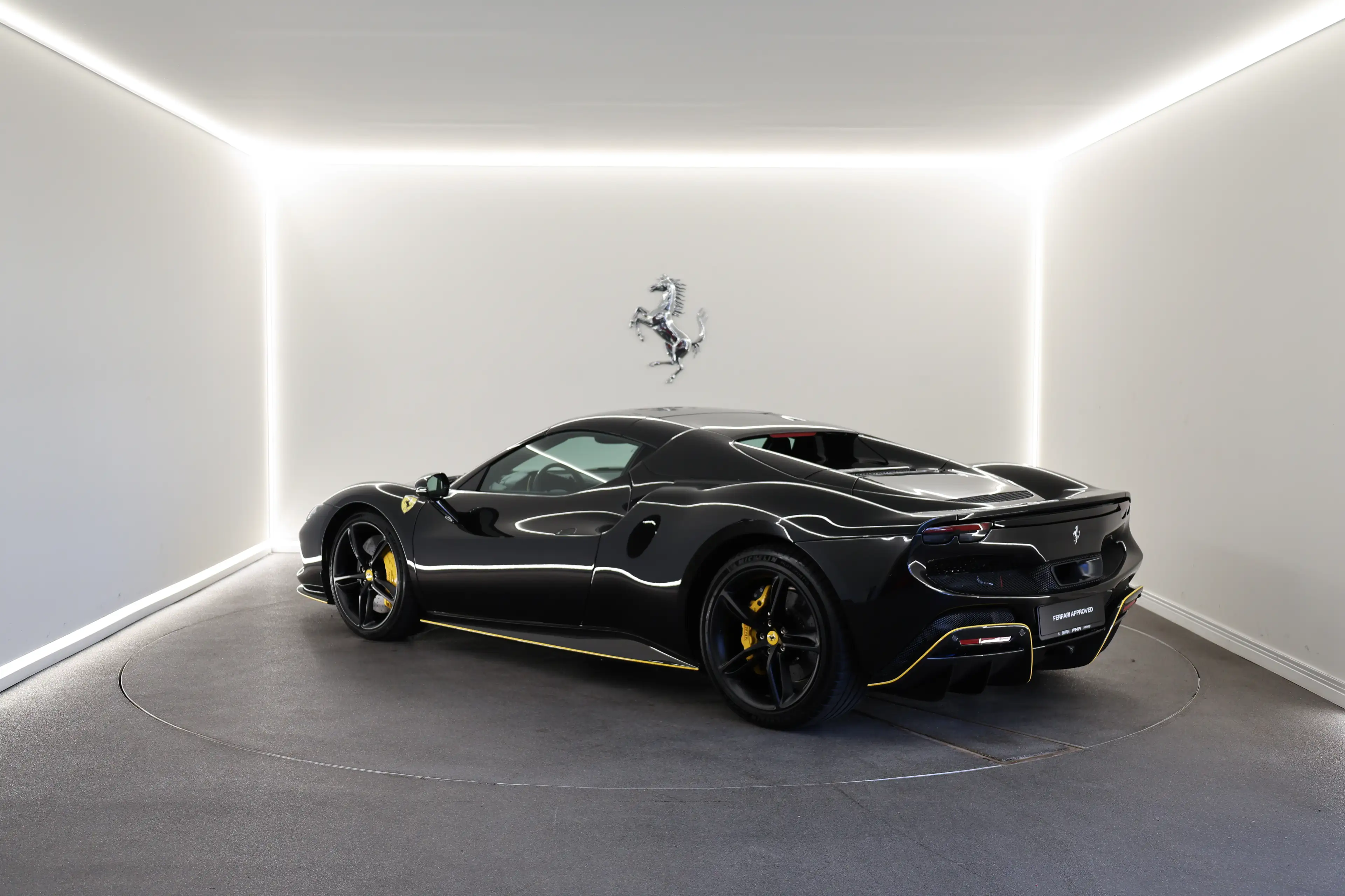 Ferrari 296 GTS Nero Daytona / Atelier Car / Ferrari Approved — photo 5