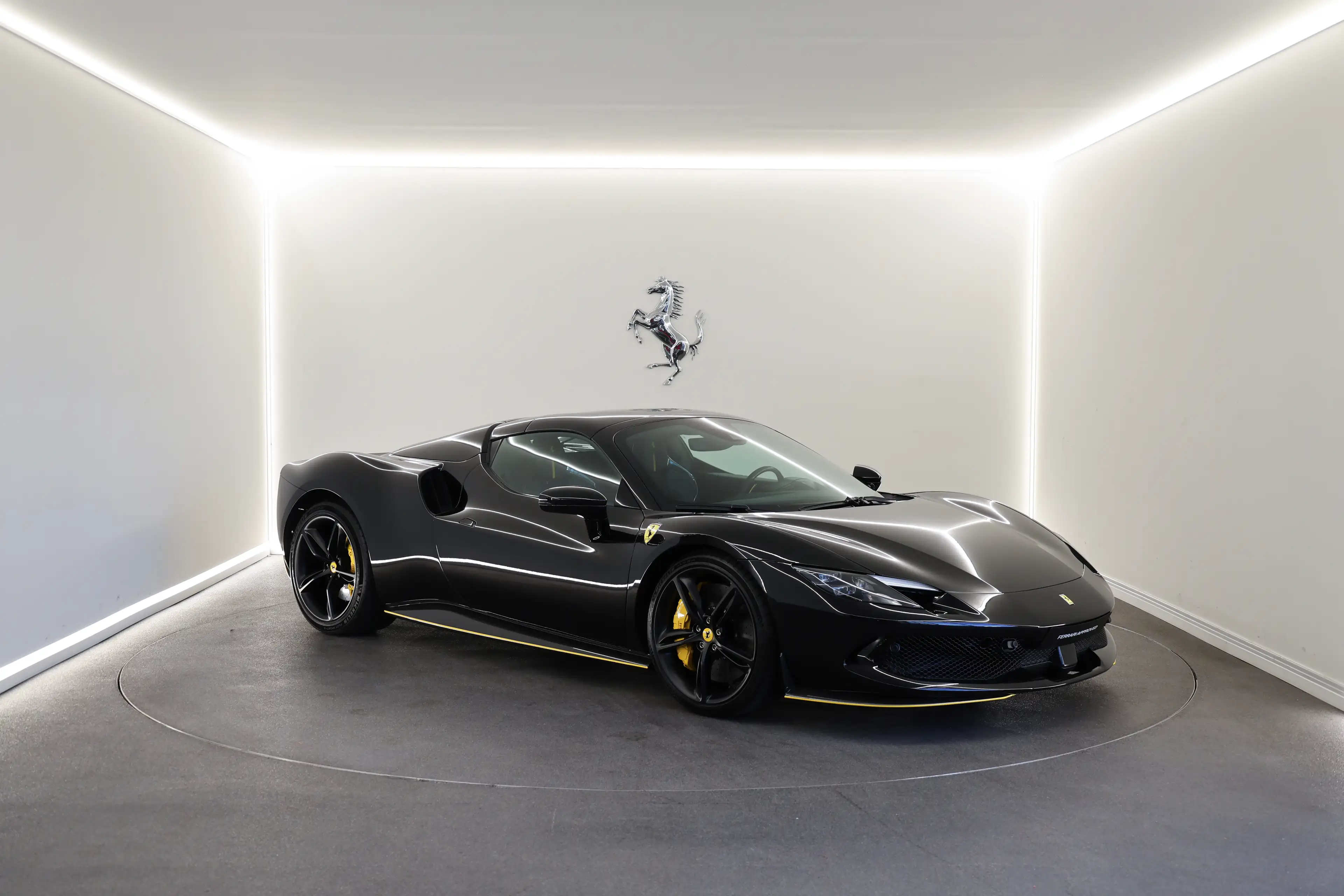 Ferrari 296 GTS Nero Daytona / Atelier Car / Ferrari Approved — photo 12