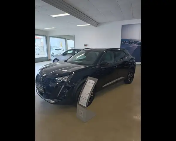Peugeot e-2008 e- Allure Pack 100kW