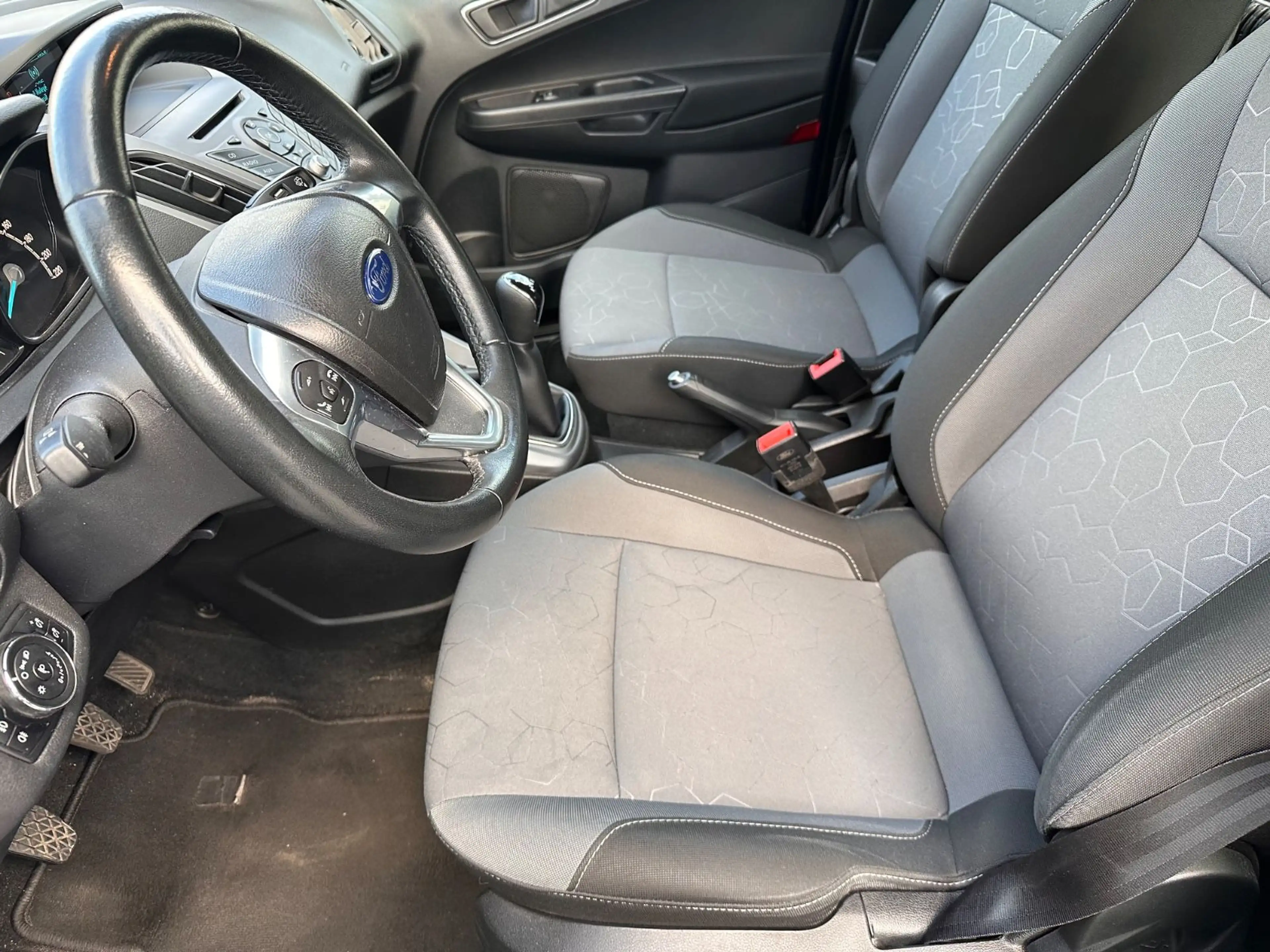 Ford B-Max B-MAX Trend — photo 8