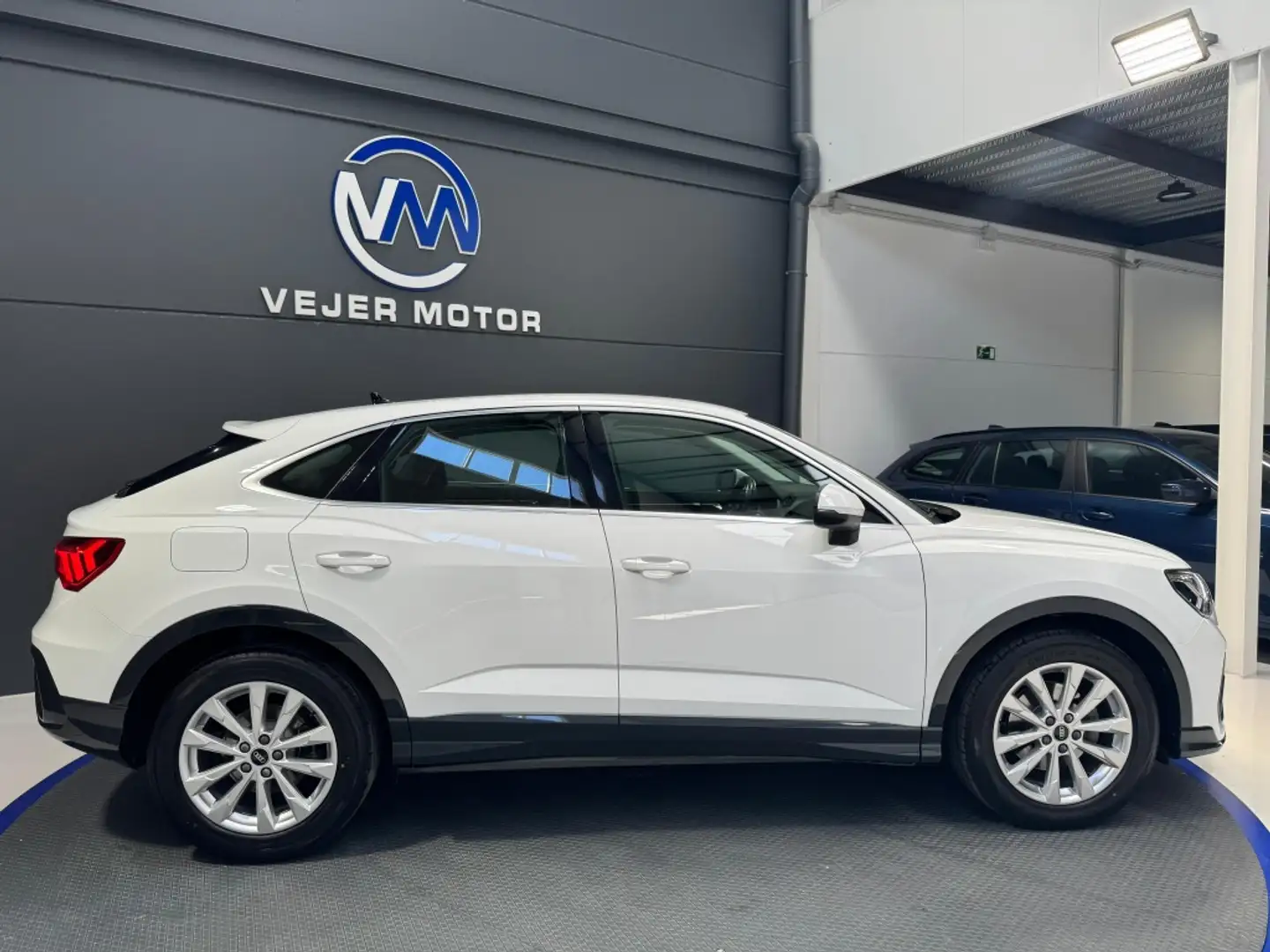 Audi Q3 Sportback 35 TDI S tronic Blanco - 2