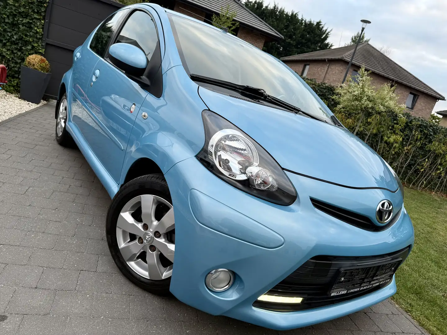 Toyota Aygo 1.0i * 25.000 Km * Full Airco * Édition Limitée! - 1
