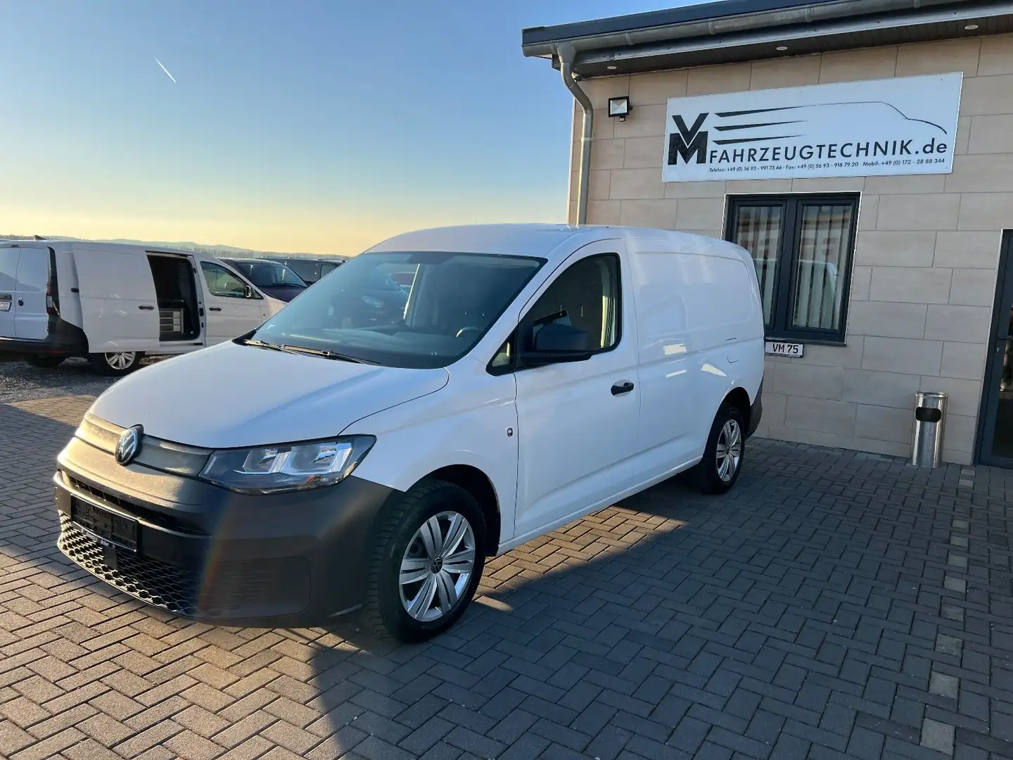 Volkswagen Caddy Cargo Basis Maxi NAVI*Klima*R-Kam* Blanc - 2