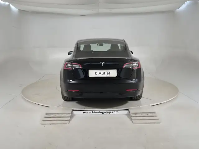 Tesla Model 3 view 3