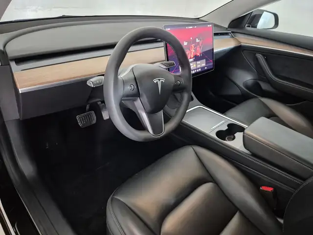 Tesla Model 3 view 6