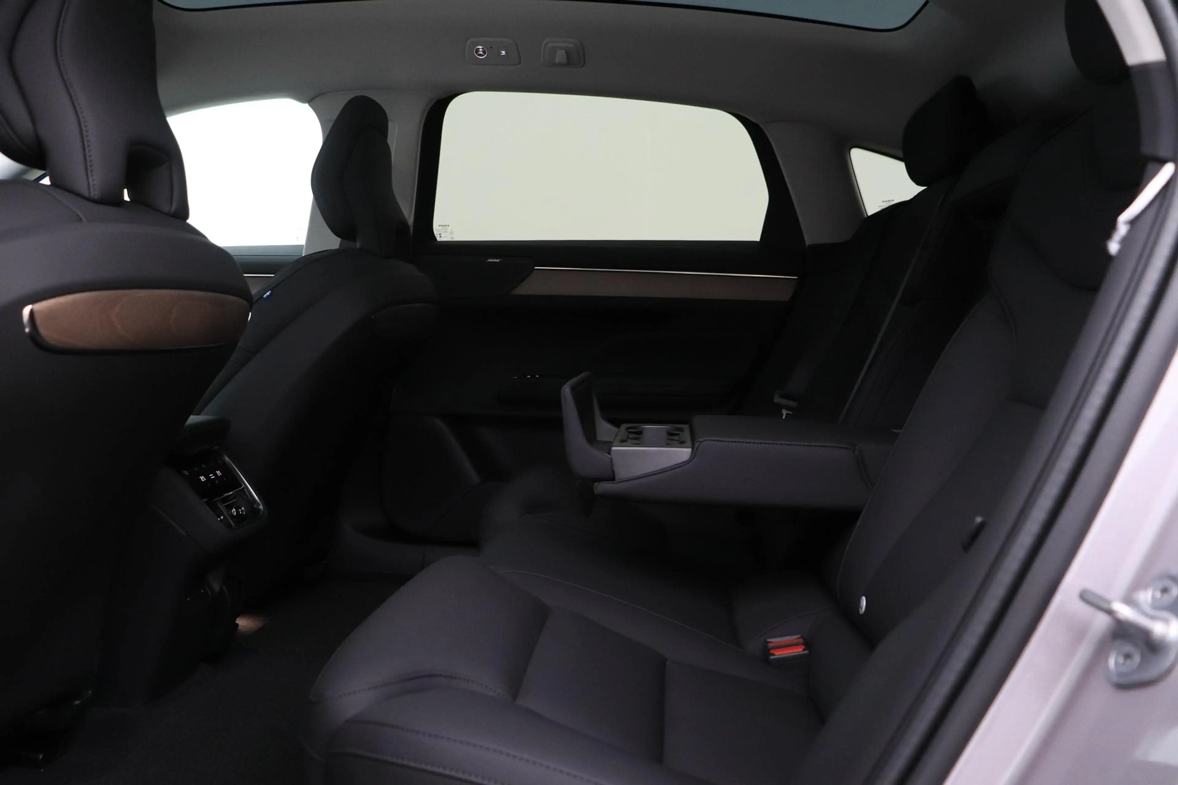 Volvo ES90 Single Motor Extended Range Plus 92 kWh | Head-Up — photo 41