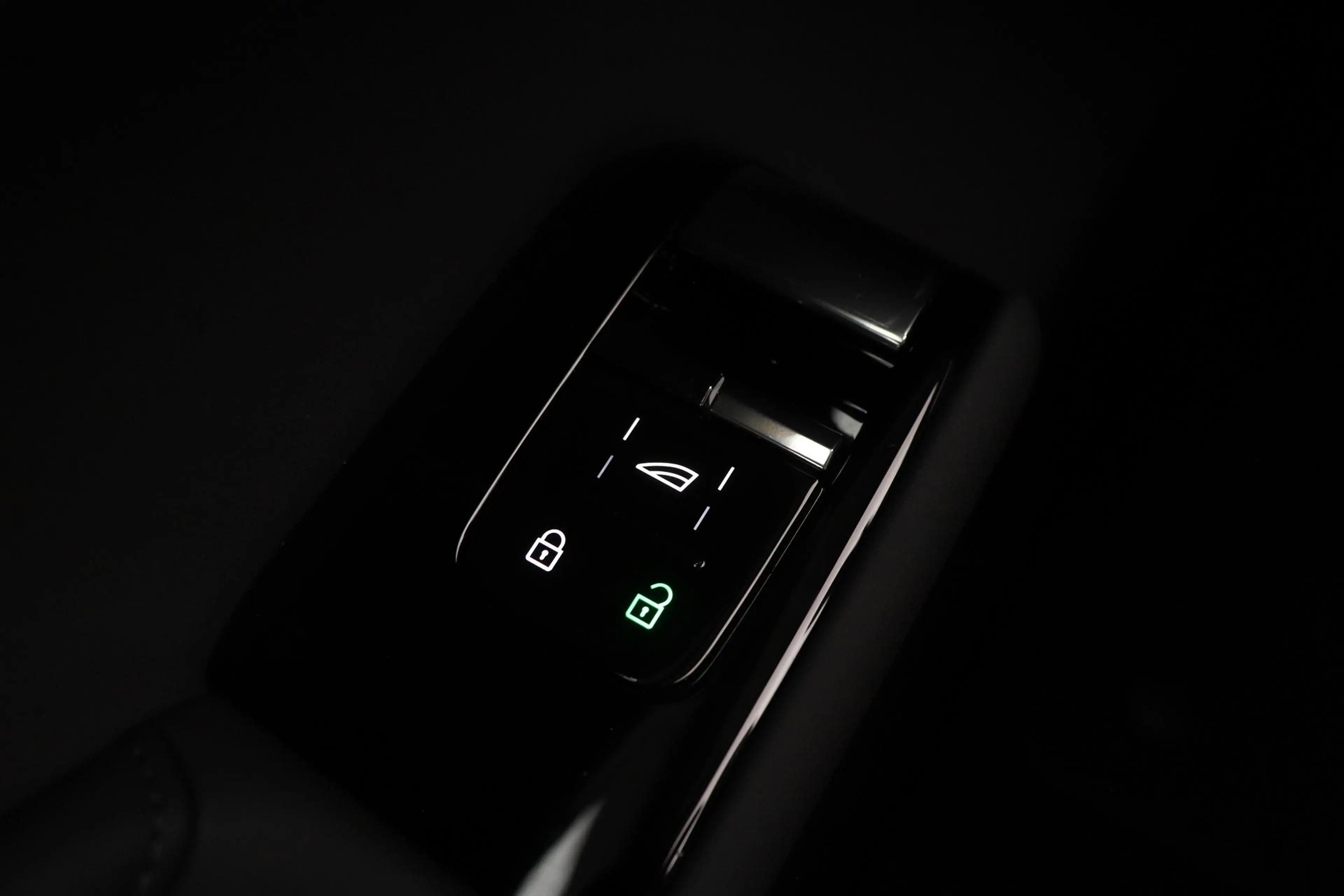 Volvo ES90 Single Motor Extended Range Plus 92 kWh | Head-Up — photo 38