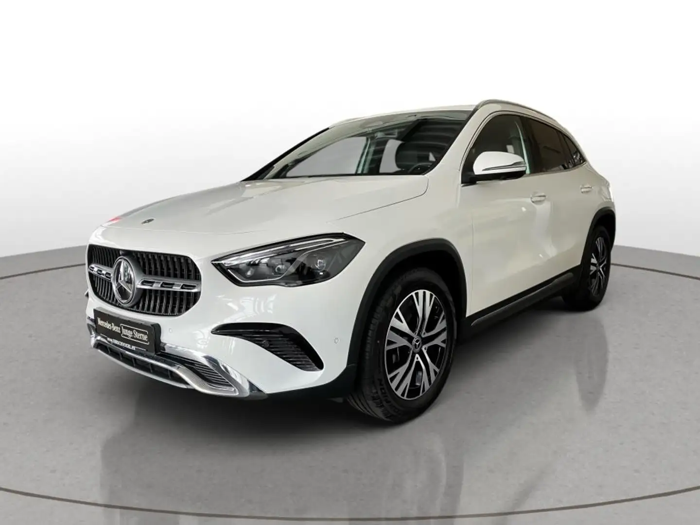 Mercedes-Benz GLA 180 Progressive Line+AHK+DISTRONIC+MULTIBEAM Weiß - 2