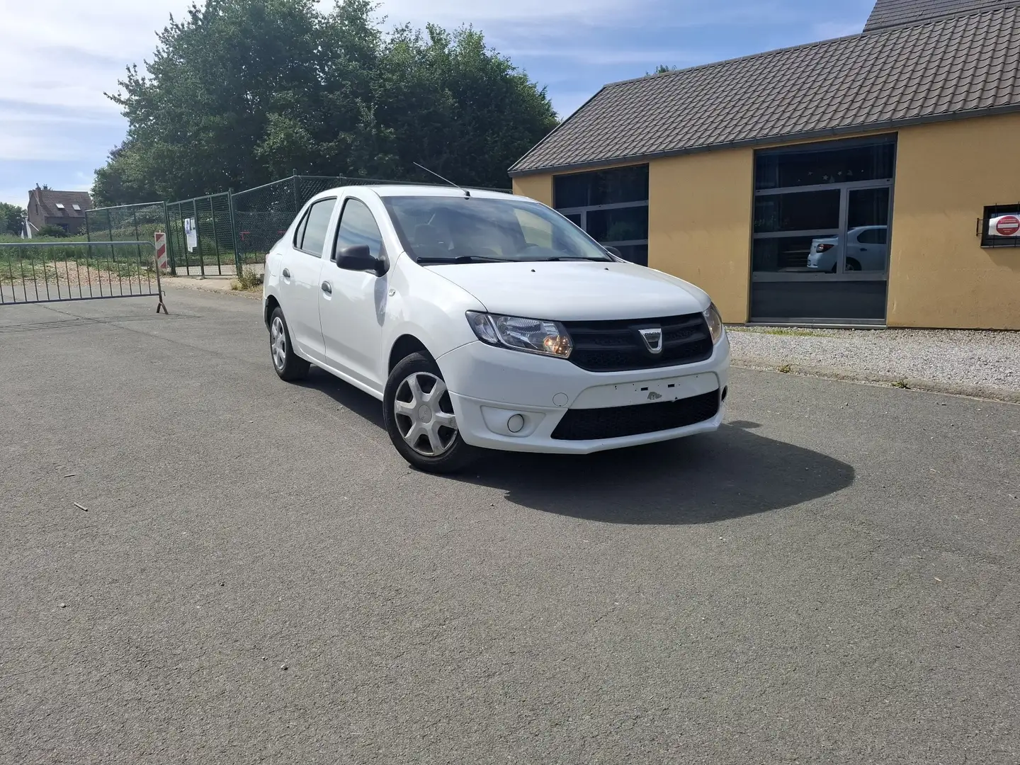 Dacia Logan 1.5 dCi Blanc - 1