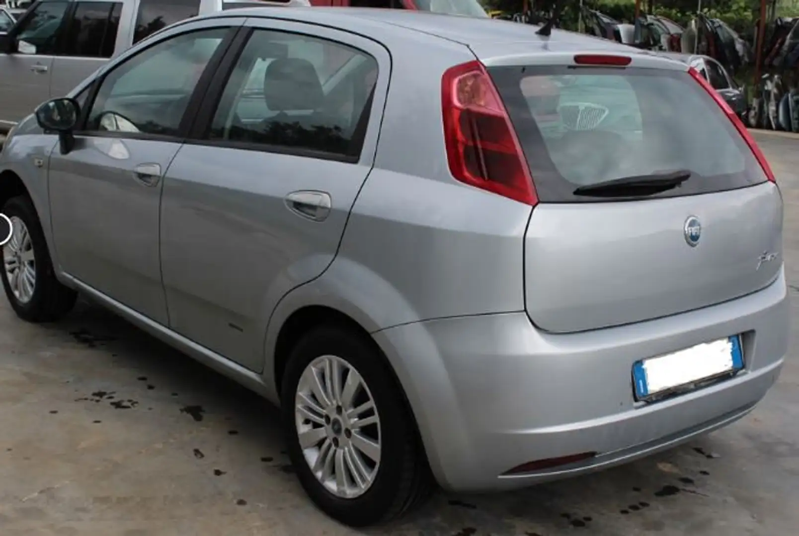 Fiat Grande Punto Gümüş rengi - 1
