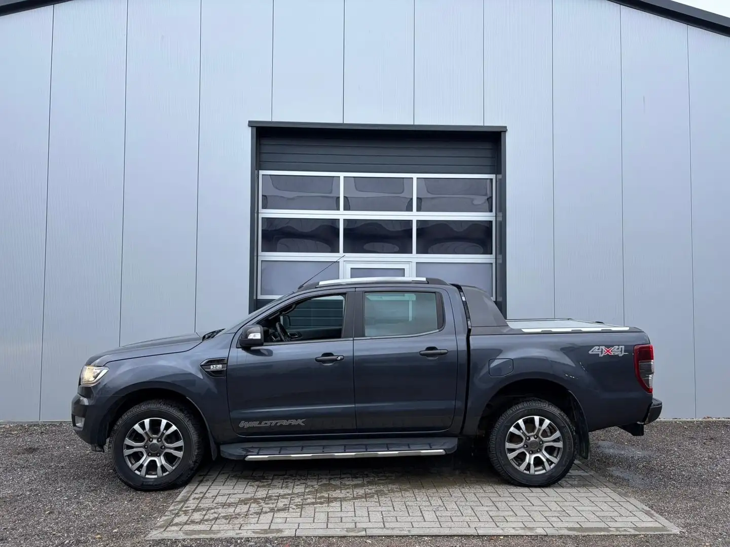 Ford Ranger Wildtrak Doppelkabine 4x4 Grau - 2