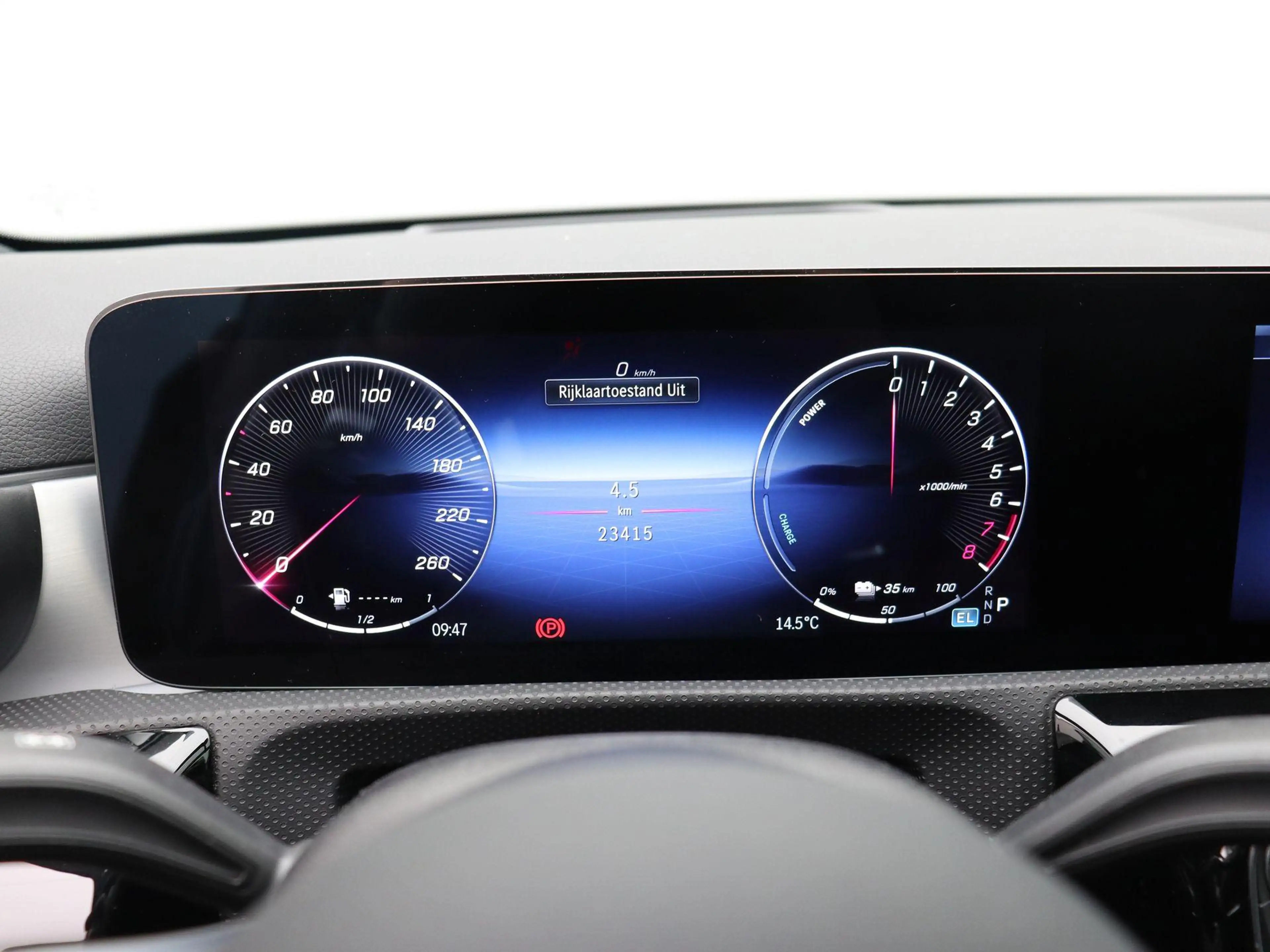 Mercedes-Benz A 250 e AMG Line + PREMIUM PLUS + PANO DAK + MULTIBEAM L — photo 9