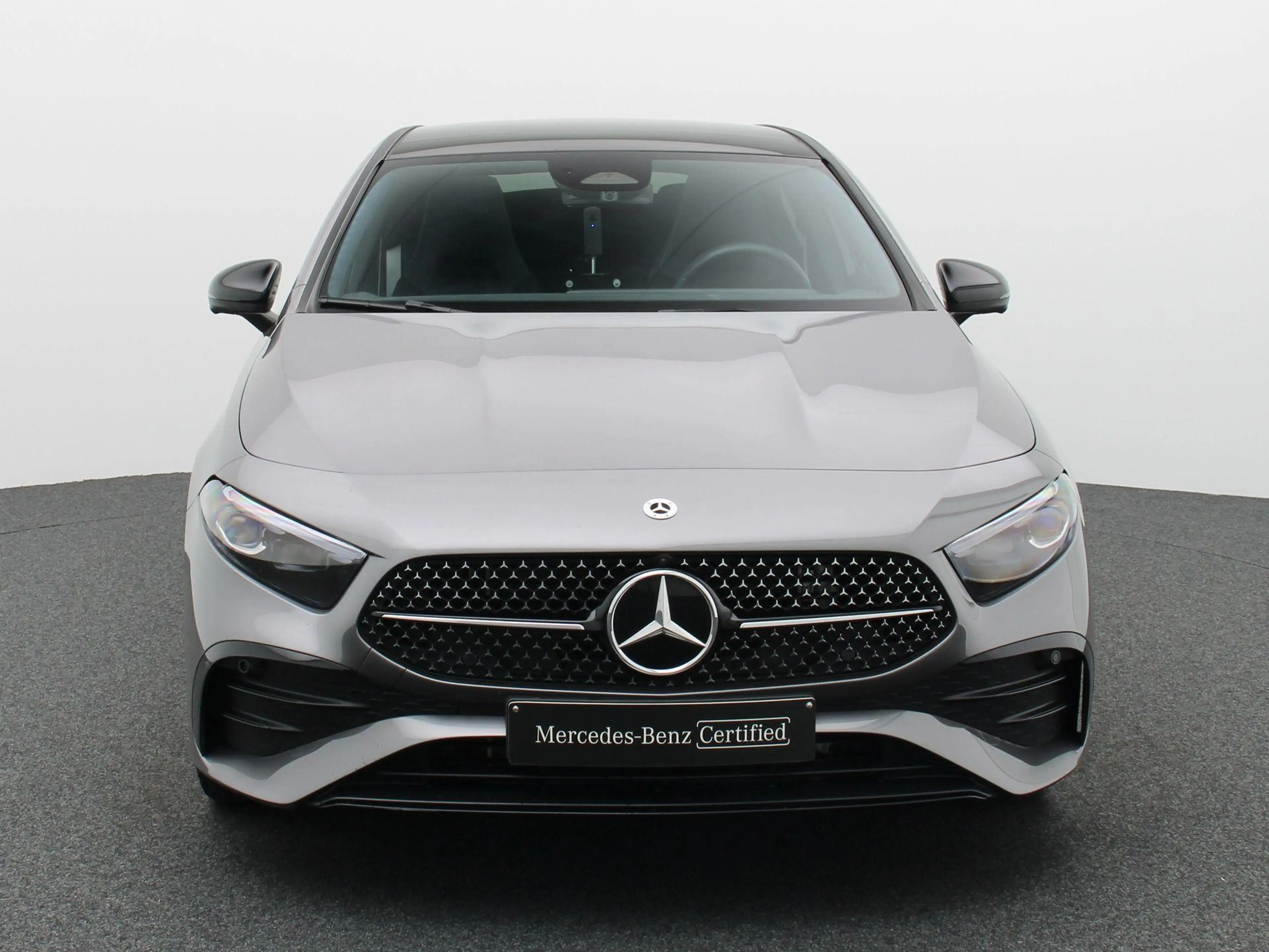 Mercedes-Benz A 250 e AMG Line + PREMIUM PLUS + PANO DAK + MULTIBEAM L — photo 3