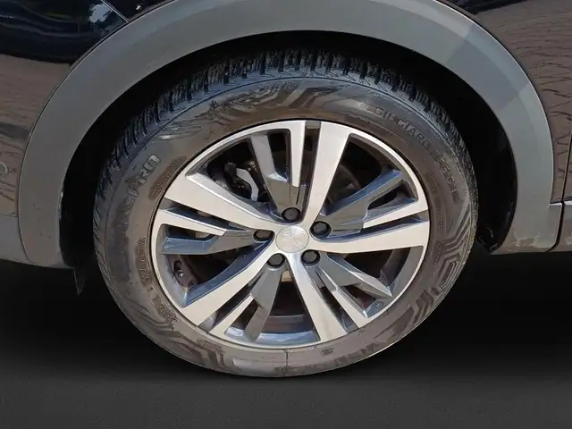 Peugeot 3008 view 8