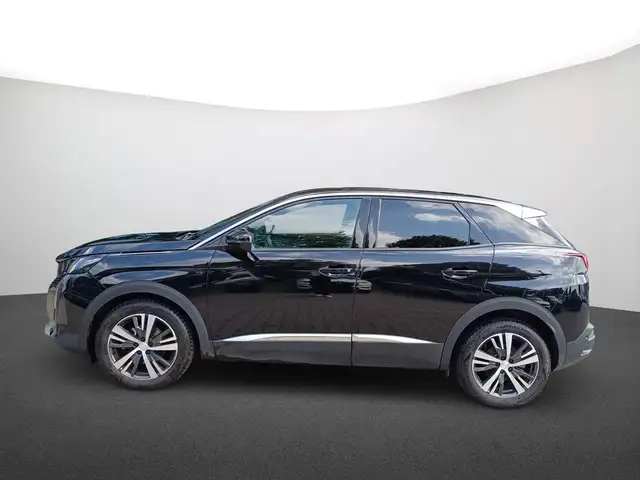 Peugeot 3008 view 4