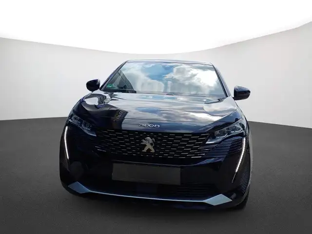 Peugeot 3008 view 2
