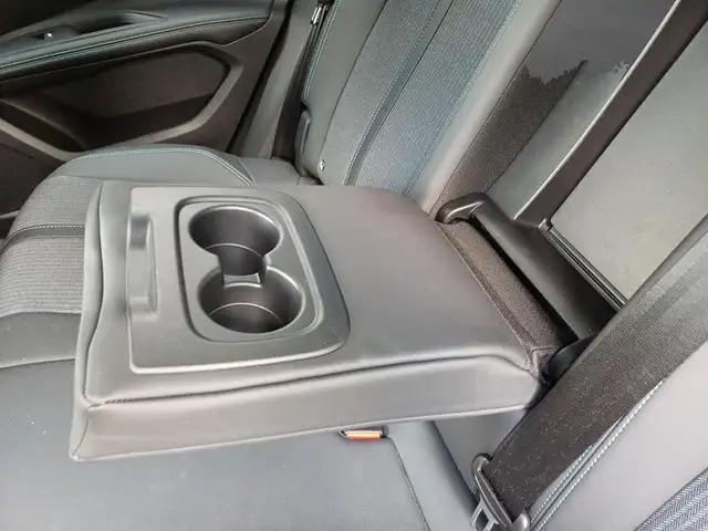 Peugeot 3008 view 5