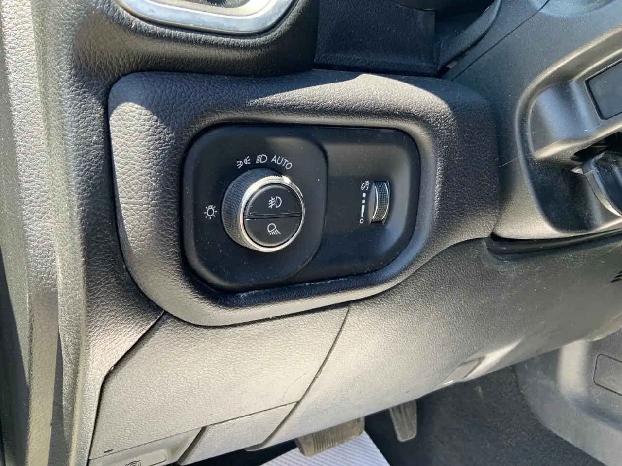 RAM 2500 снимка RAM 2500