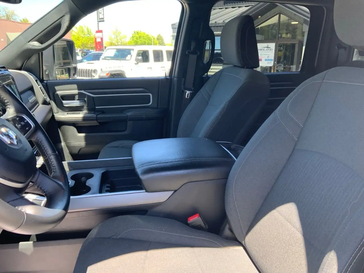RAM 2500 снимка RAM 2500