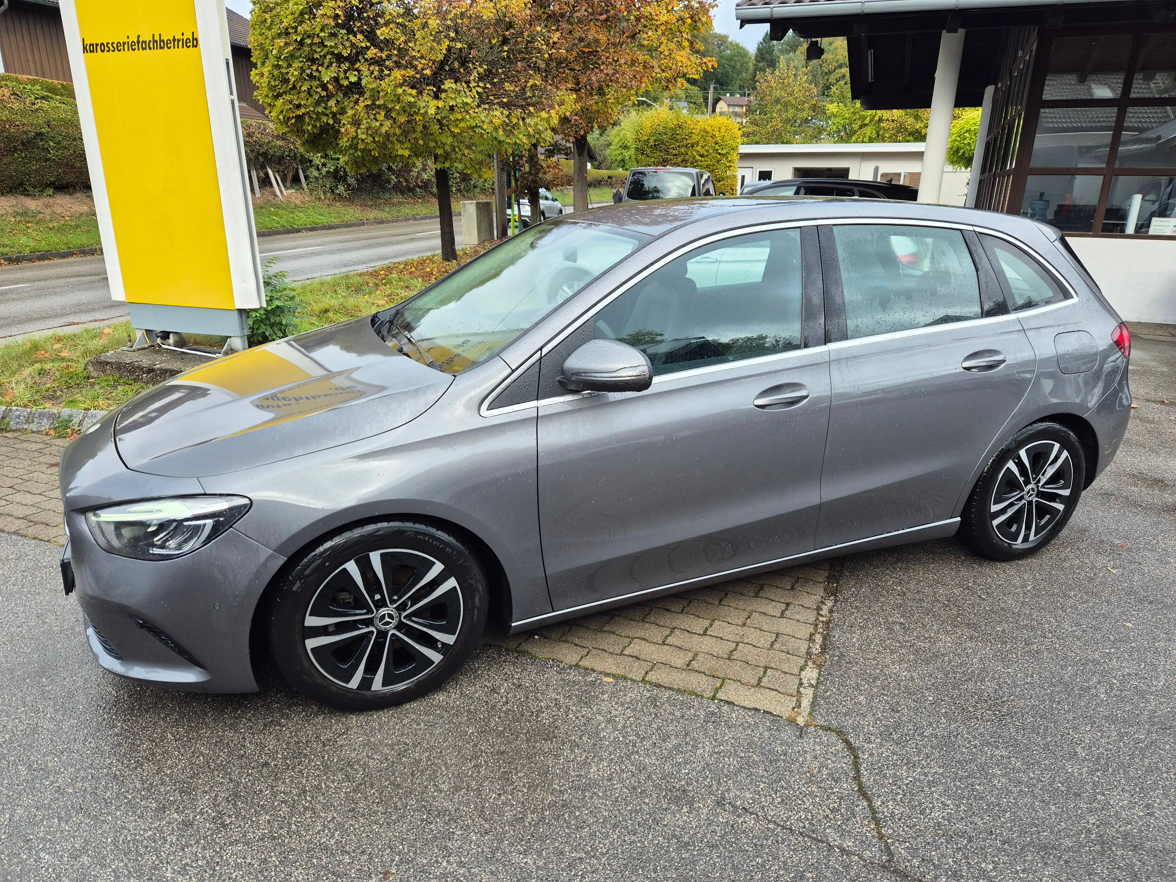 Mercedes-Benz B 200 B 200 (247.087)