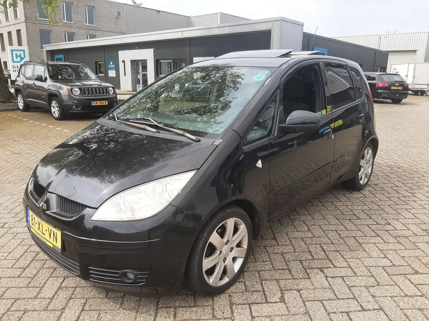 Mitsubishi Colt 1.5 d'Azur / apk 03-2026 Černá - 1