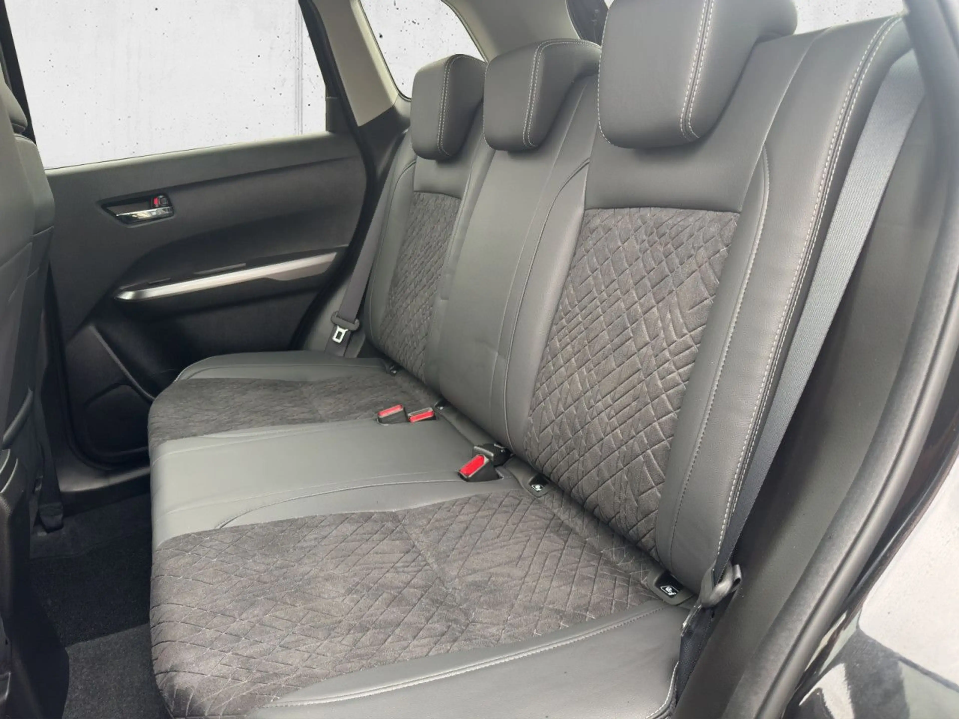 Suzuki Vitara 1.5 Dualjet Hybrid Allgrip AGS + Comfort — photo 13