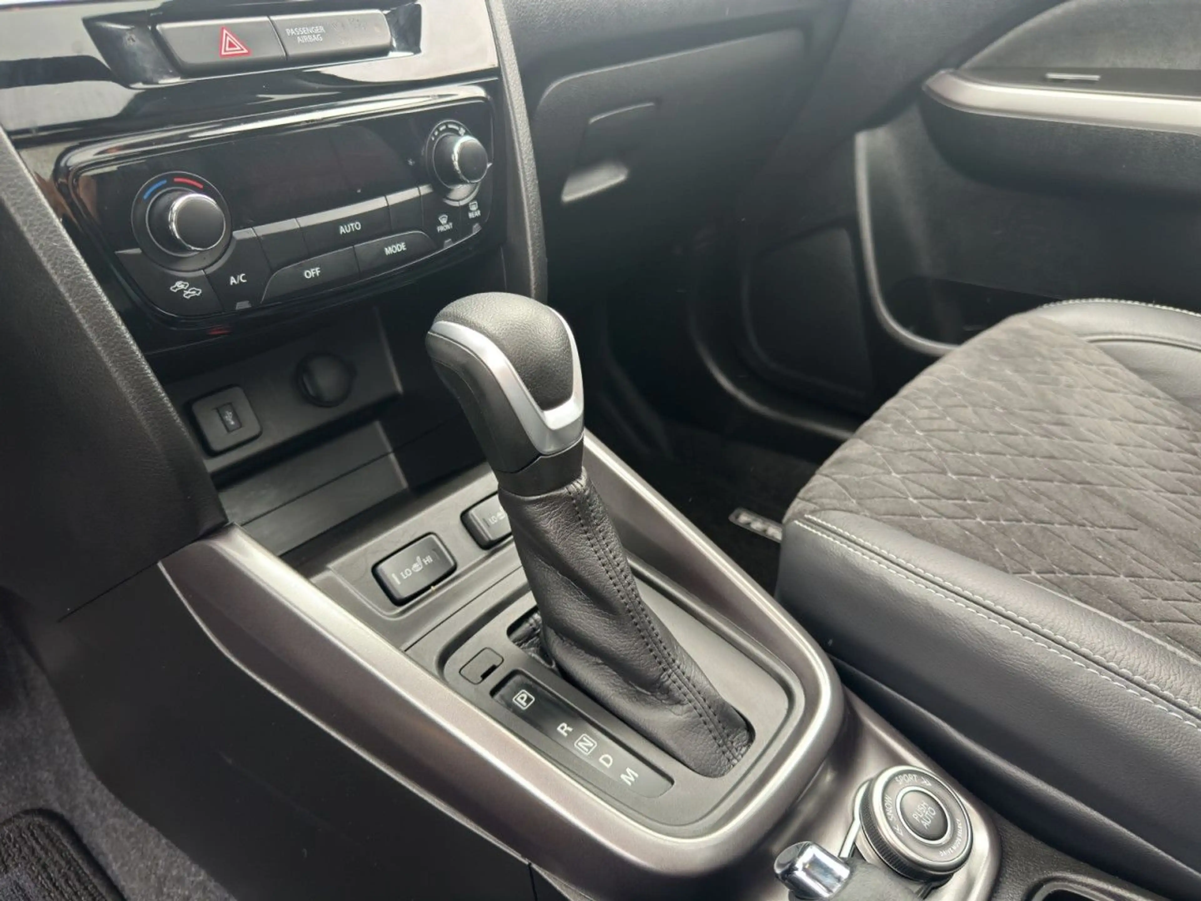 Suzuki Vitara 1.5 Dualjet Hybrid Allgrip AGS + Comfort — photo 15