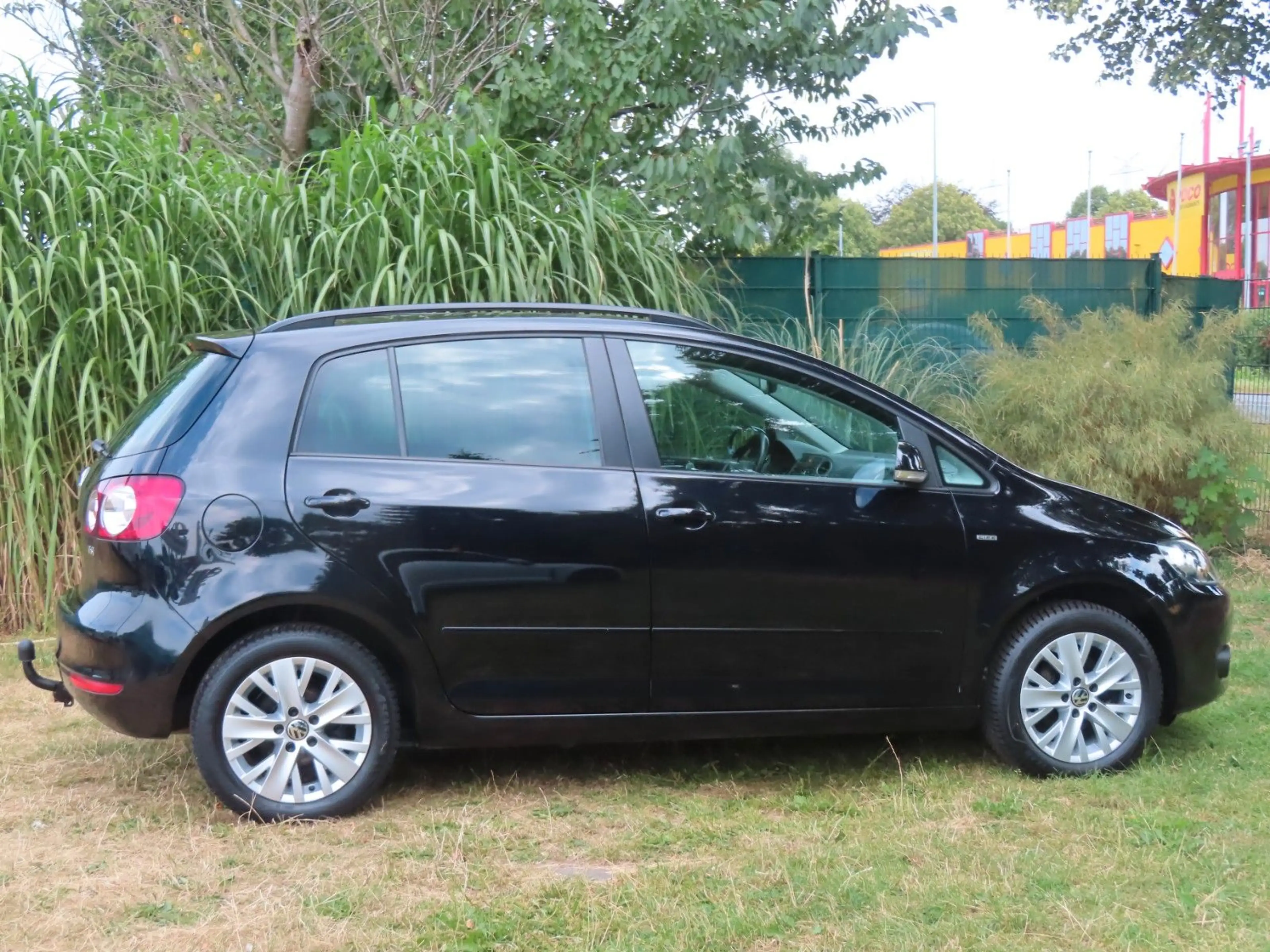 Volkswagen Golf Plus Life     "Schwarz-Met. EZ 11/2013" — photo 5