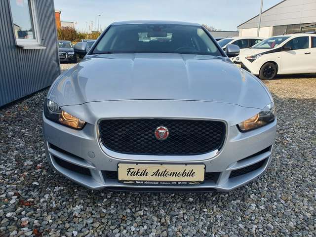 Jaguar XE Pure Automatik Navi Tempomat