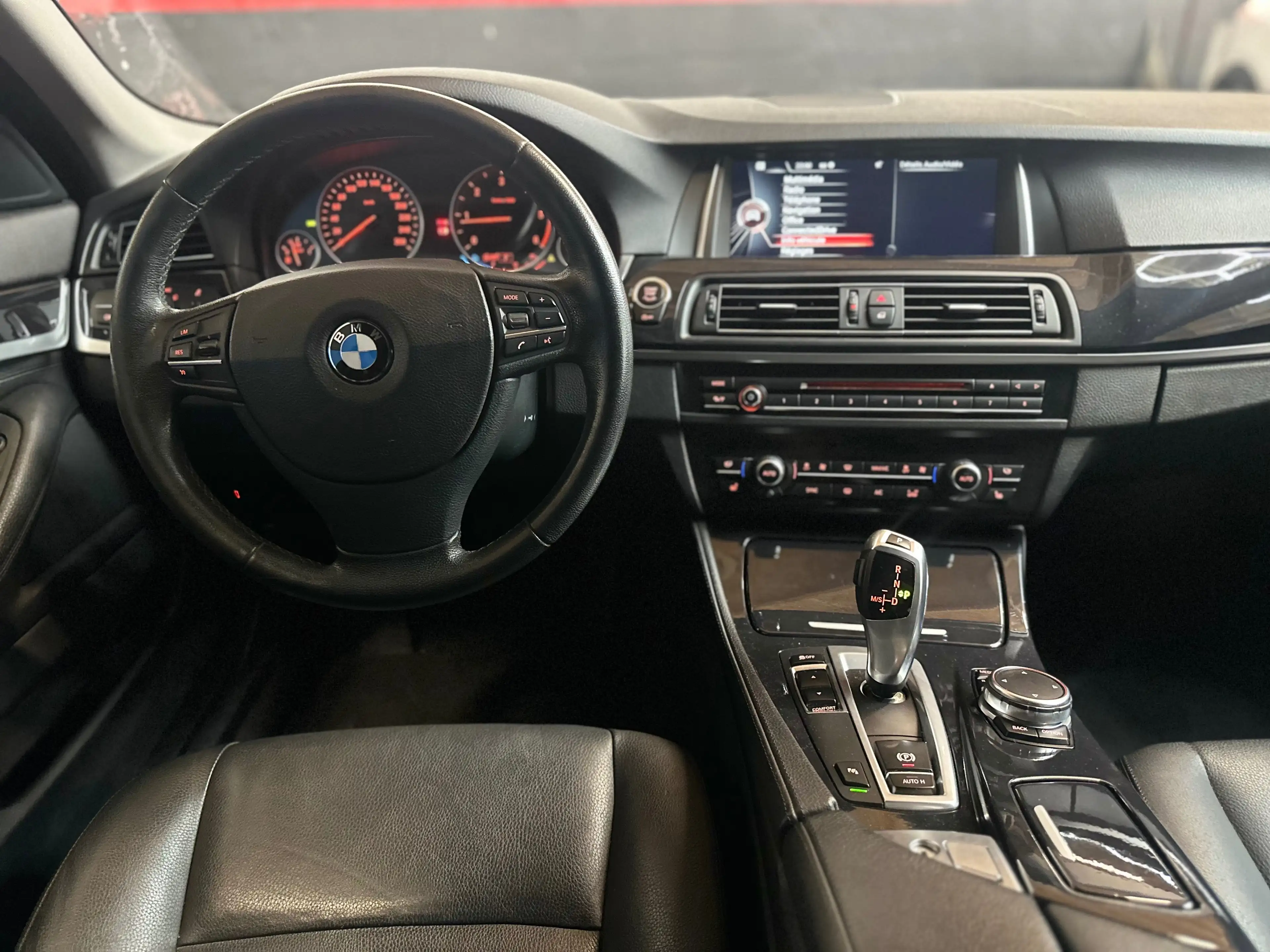 BMW 518 Touring 518 dA — photo 13