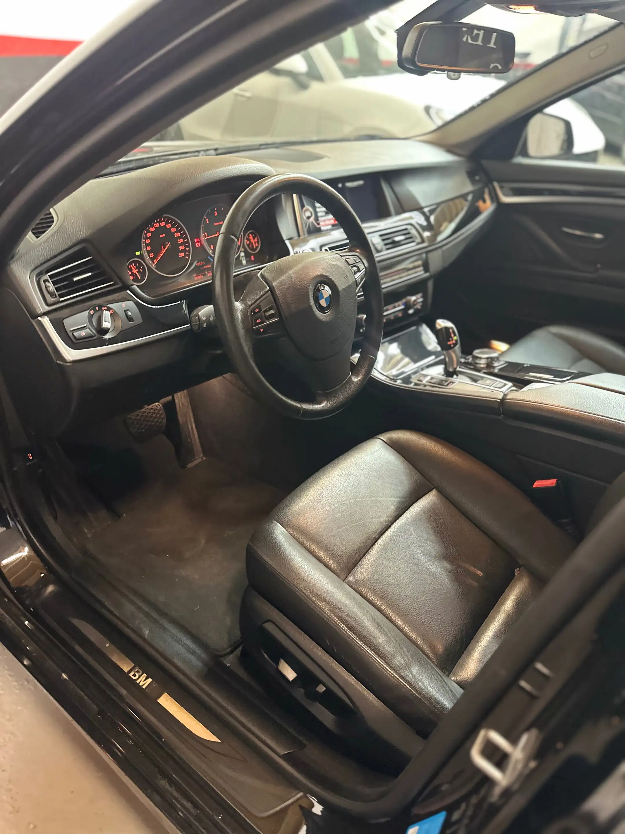 BMW 518 Touring 518 dA — photo 11