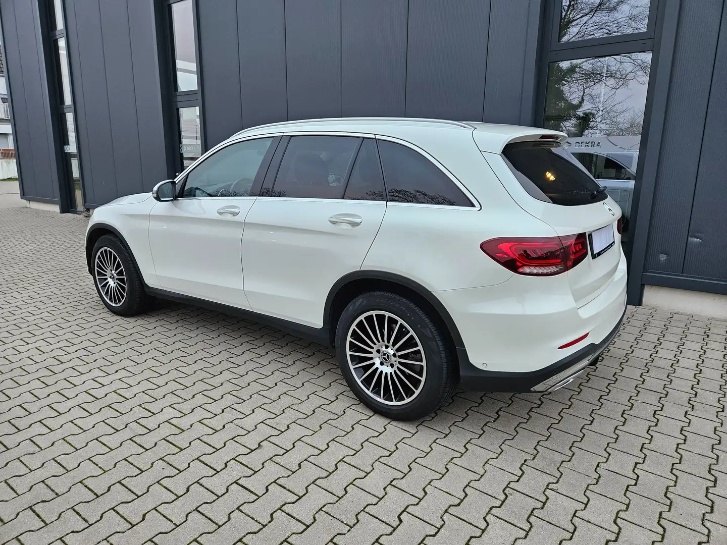 Mercedes-Benz GLC 400 d 4M AMG AHK Pano Distr. KeylGo Memory Airmatic Blanc - 2