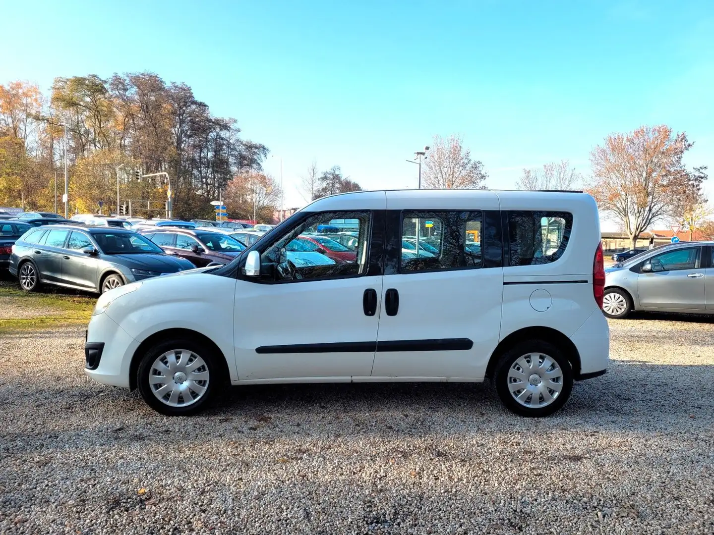 Opel Combo D Edition Tour*Temp*Klima*SZH*SR+WR*TÜV* Weiß - 2
