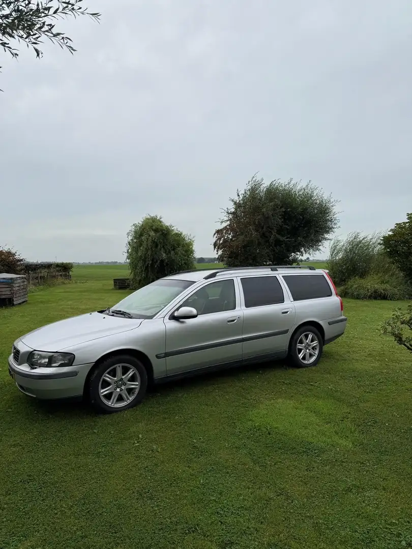 Volvo V70 2.3 T-5 Geartr. C.L Lpg g3 Zilver - 1