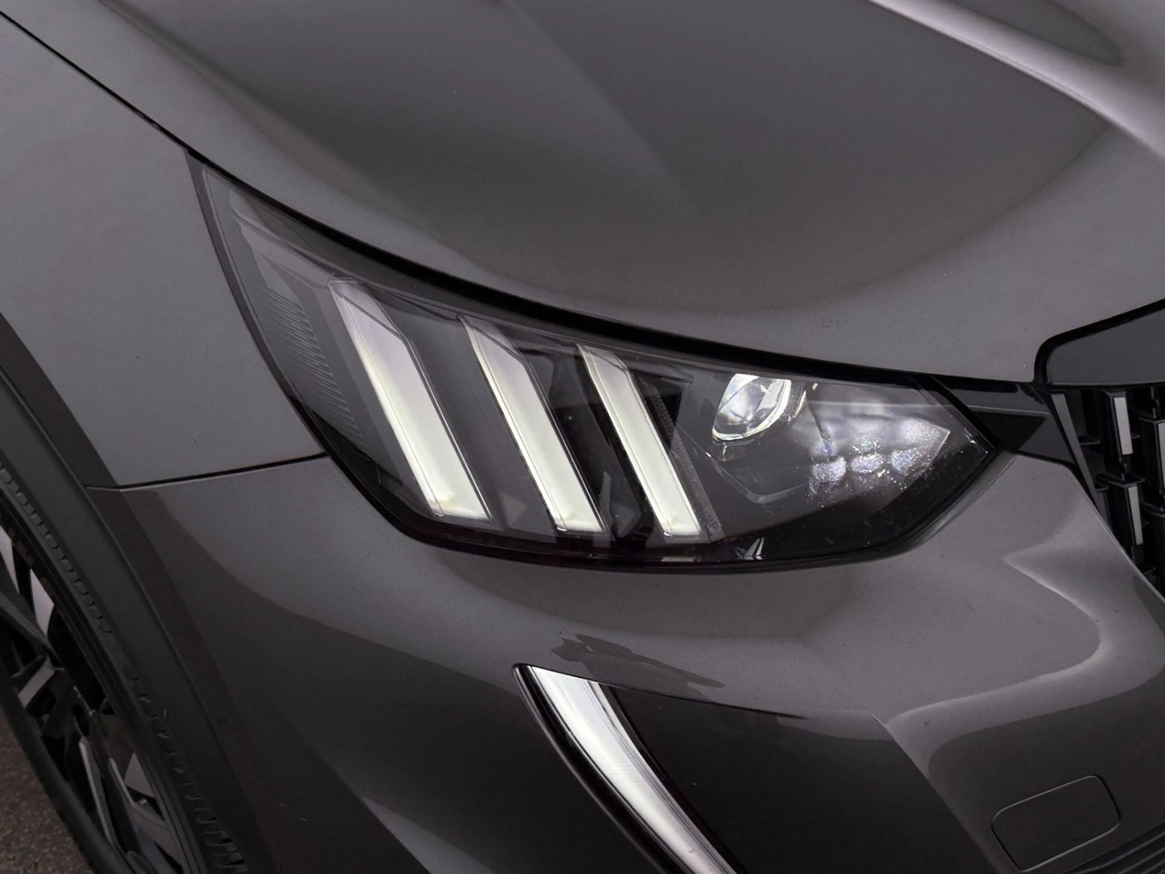 Peugeot 2008 1.2 PureTech 130 GT LED LEDER NAVI SITZHZG — photo 12