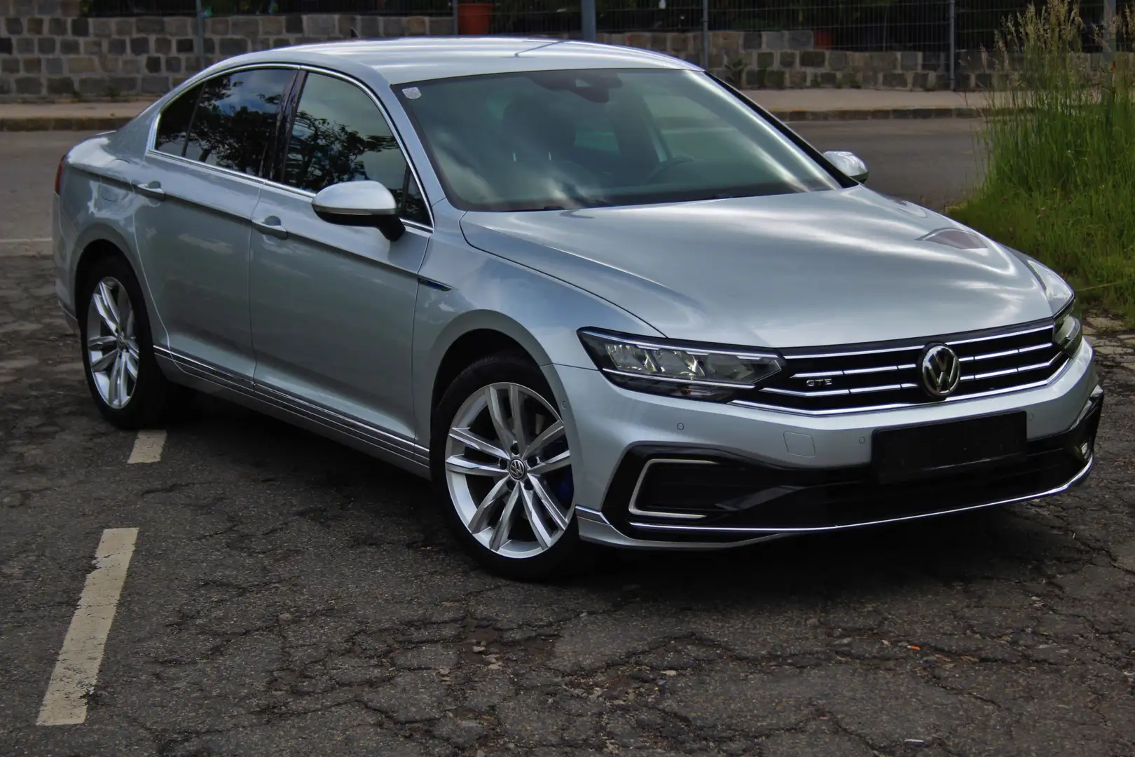 Volkswagen Passat R-Line Packet/18"/Leder/LED/ TÜV neu 07/2026! Silber - 2