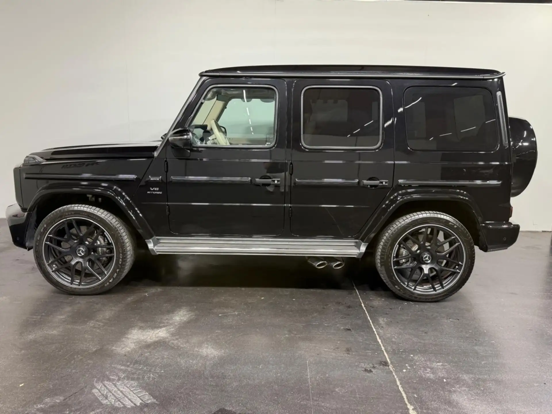 벤츠 G-Class G 63 AMG 2024 검정 사진 5