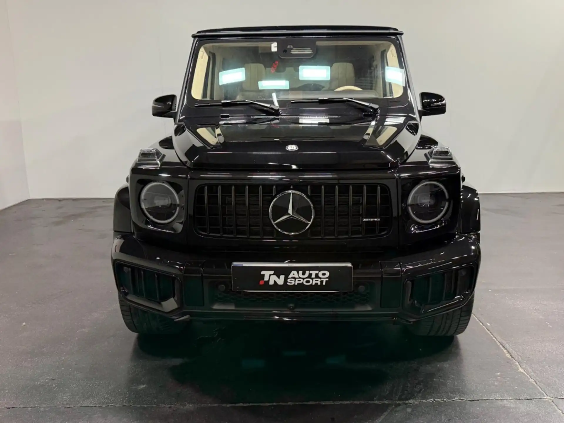 벤츠 G-Class G 63 AMG 2024 검정 사진 2